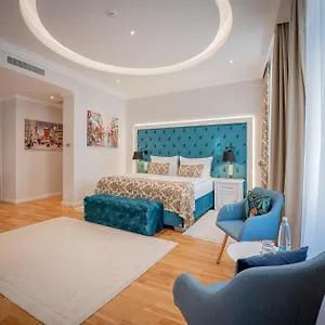 Golden Key Boutique Отель