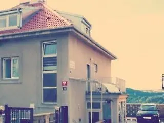尼卡膳食公寓酒店 布拉格